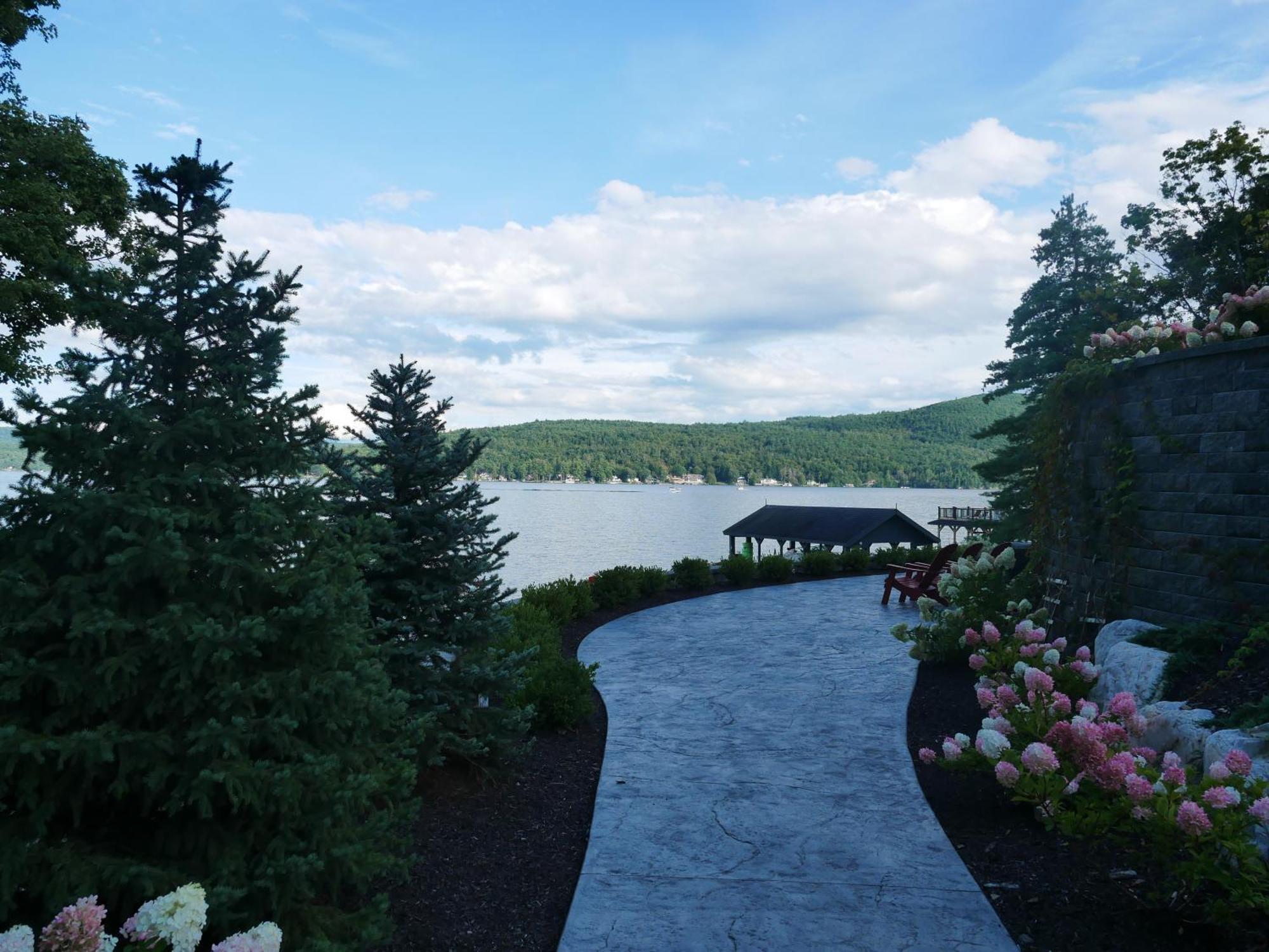 The Stone Gate Resort Лейк Джордж Екстериор снимка